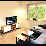 2#netflix &wlan &kingsize Bett & Kaffee Maschine & Zentral & 500m Innenhafen & 2 Min U Bahn *
