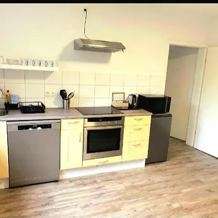 2#netflix &wlan &kingsize Bett & Kaffee Maschine & Zentral & 500m Innenhafen & 2 Min U Bahn Διαμέρισμα *