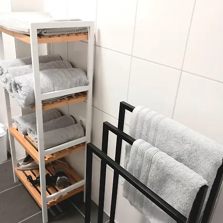 2#netflix &wlan &kingsize Bett & Kaffee Maschine & & 500m Innenhafen & 2 Min U Bahn