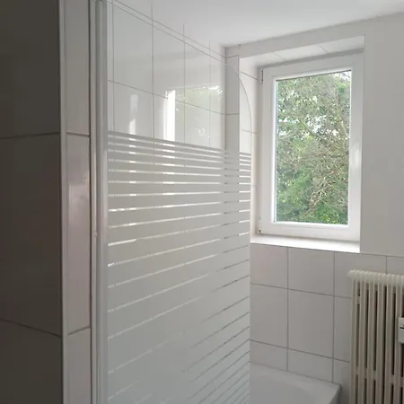 Netflix &wlan & Kingsize Bett & Big Tv & Apartment Duisburg