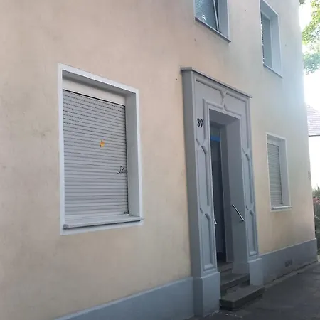 2#netflix &wlan &kingsize Bett & Kaffee Maschine & Zentral & 500m Innenhafen & 2 Min U Bahn Διαμέρισμα