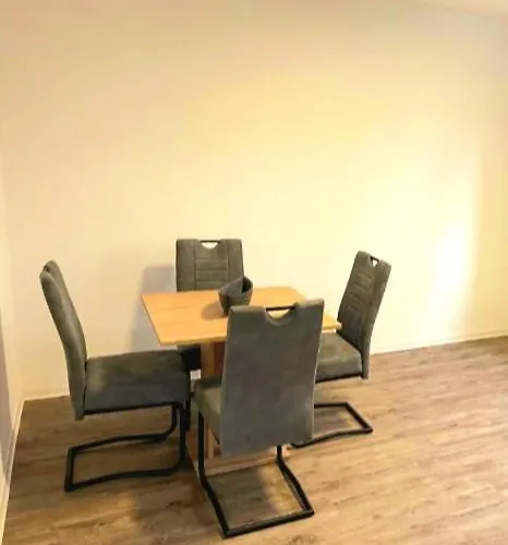 Apartament 2#netflix &wlan &kingsize Bett & Kaffee Maschine & Zentral & 500m Innenhafen & 2 Min U Bahn Duisburg