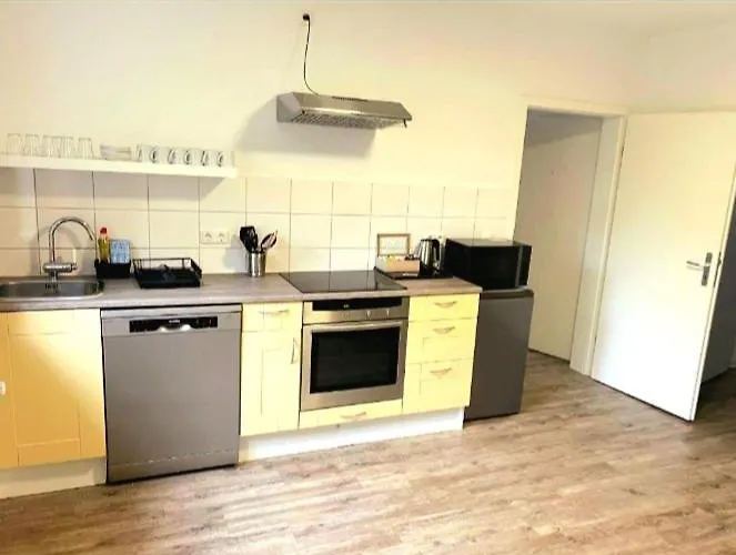 2#netflix &wlan &kingsize Bett & Kaffee Maschine & Zentral & 500m Innenhafen & 2 Min U Bahn Lejlighed *