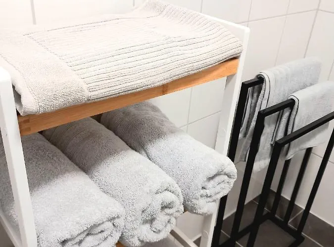 Apartament 2#netflix &wlan &kingsize Bett & Kaffee Maschine & Zentral & 500m Innenhafen & 2 Min U Bahn Duisburg