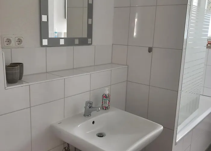 2#netflix &wlan &kingsize Bett & Kaffee Maschine & Zentral & 500m Innenhafen & 2 Min U Bahn Apartament *